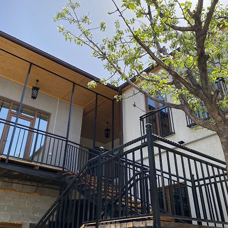 גיומרי Nur Guest House מראה חיצוני תמונה