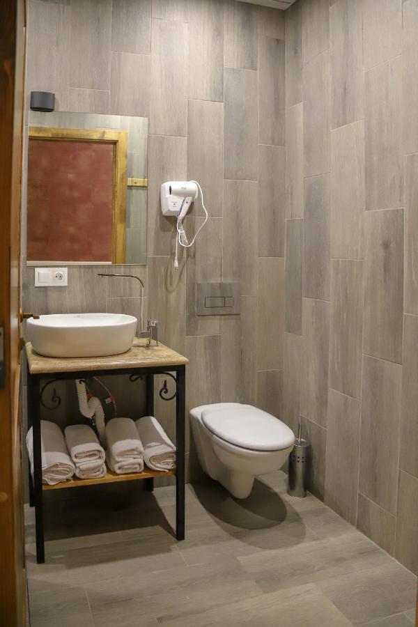 גיומרי Nur Guest House מראה חיצוני תמונה